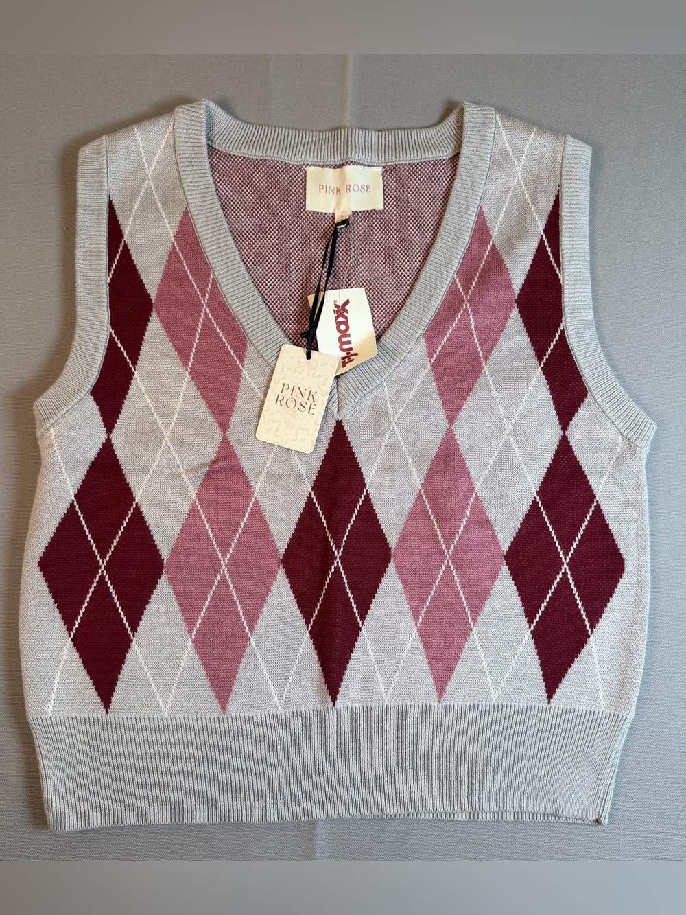 Pink Rose Women’s szL V-Neck Grey Argyle Sweater Vest in Pink & Burgundy NEW